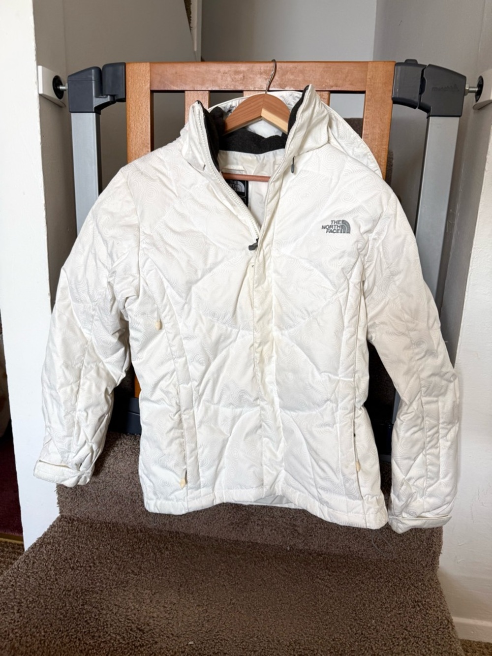 The North Face White Quilted Hooded Women’s M Puffer Ski Jacket